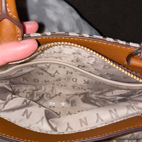 Dkny purse - Picture 7 of 8